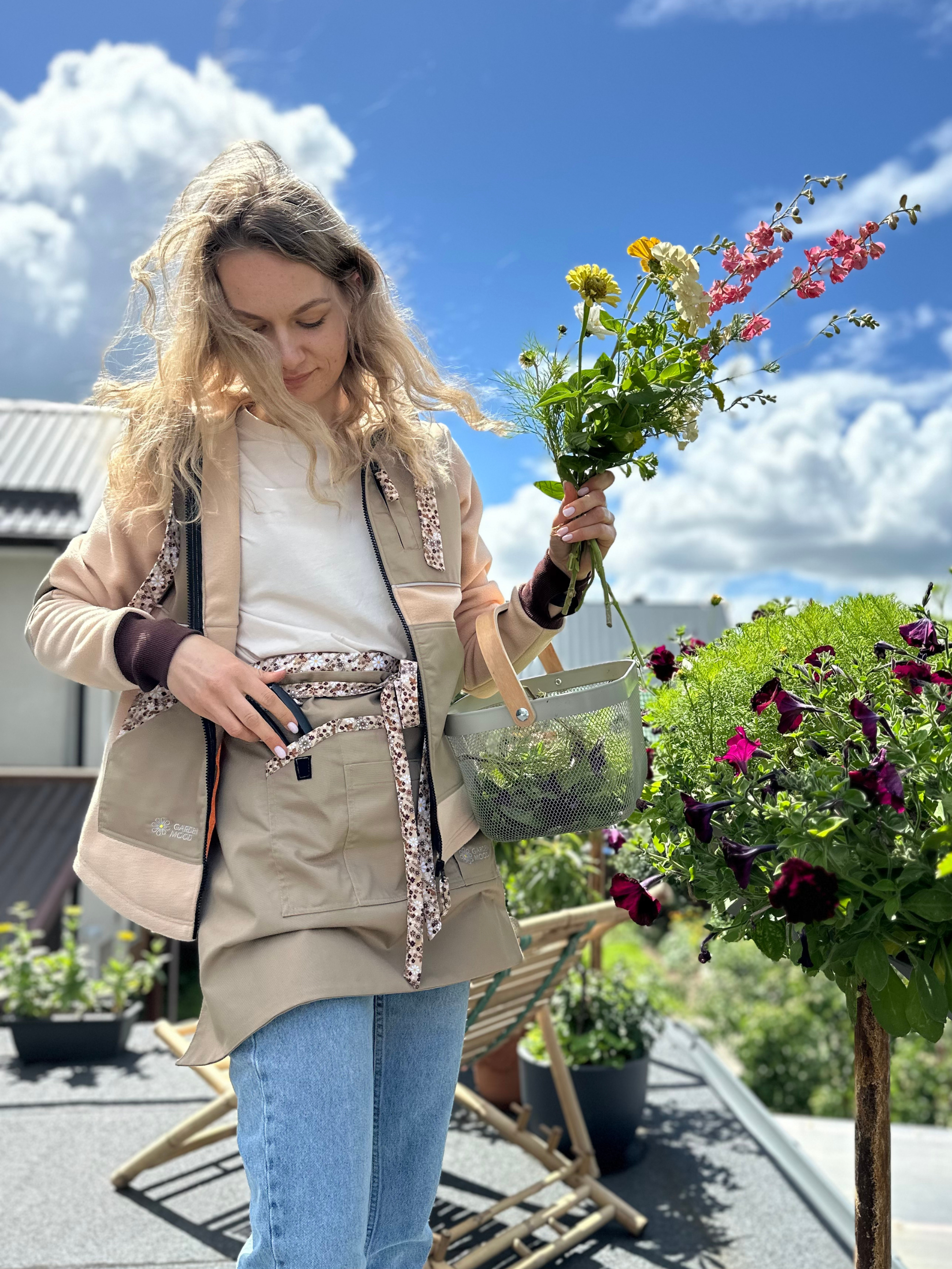 Sodo džemperis (smėlinis)