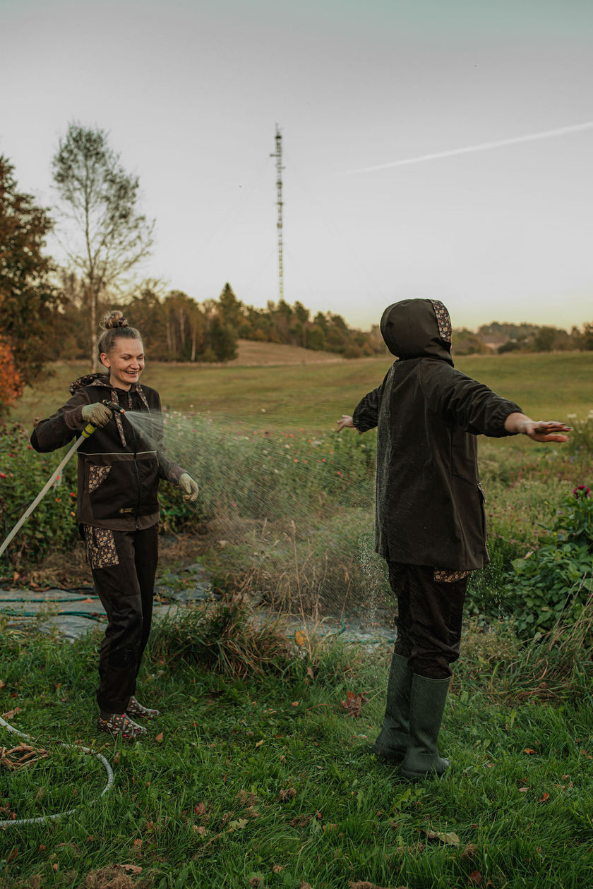 Gėlėta sodo striukė | Ruda