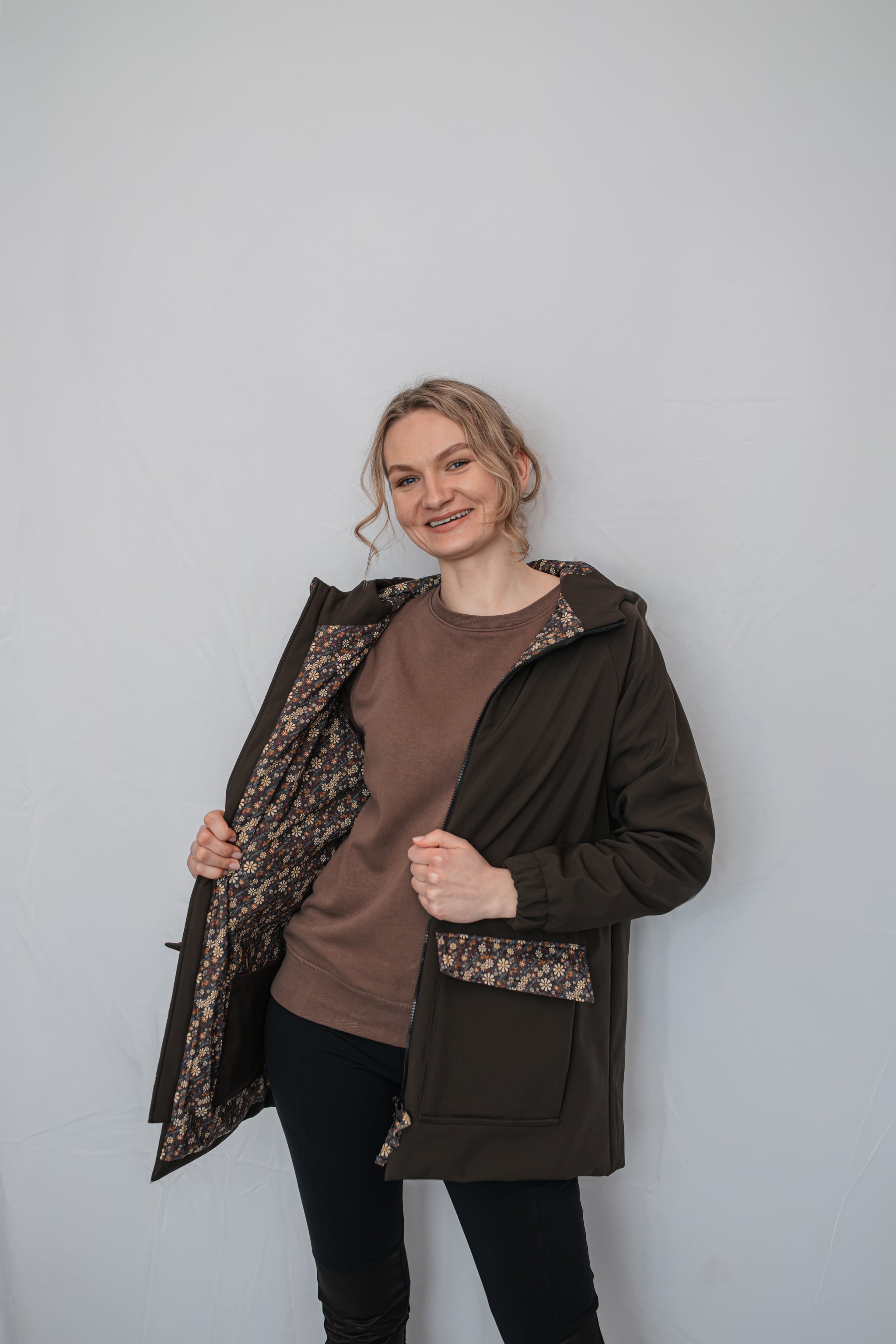 Gėlėta striukė (ruda)