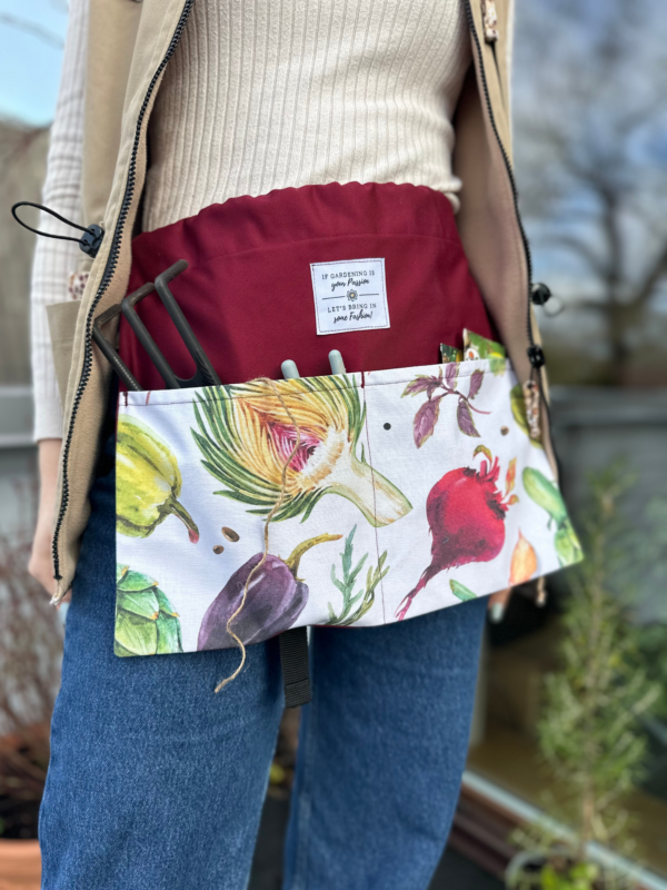 Tool apron with seeds (collab with parents' business, limited edition)