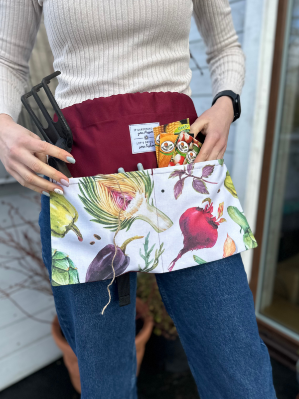 Tool apron with seeds (collab with parents' business, limited edition)