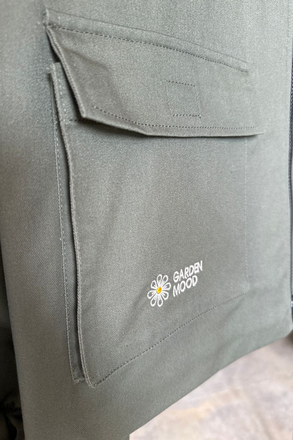 Dvipusė vyriška liemenė (su kišenėmis įrankiams)