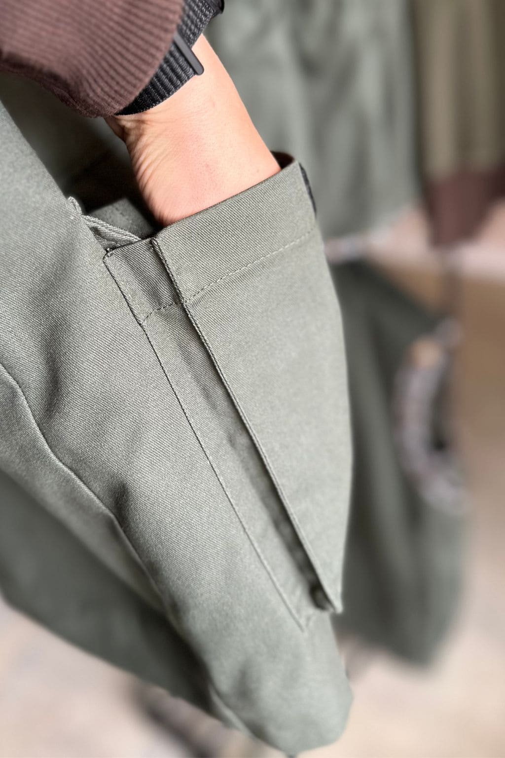 Dvipusė vyriška liemenė (su kišenėmis įrankiams)