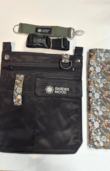 Rinkinys "Sodininkė" (įrankių kišenė, skarelė ir raktų pakabukas)